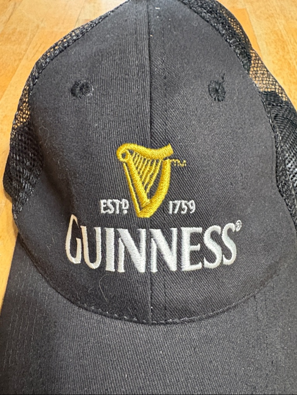 Guinness mesh SnapBack hat - Picture 2 of 6